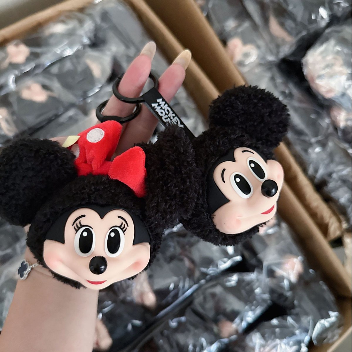 Mickey Minnie Plush Doll Keych – обзор и цена Carabiner Keychain